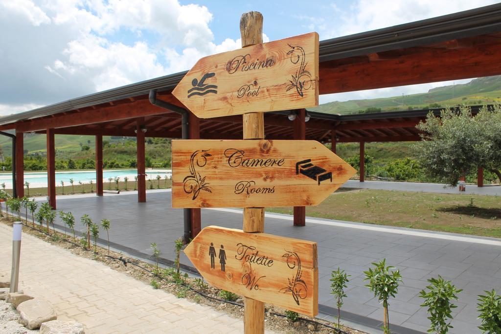 Tenuta Lanza Il Mulino Acquaviva Platani Екстериор снимка