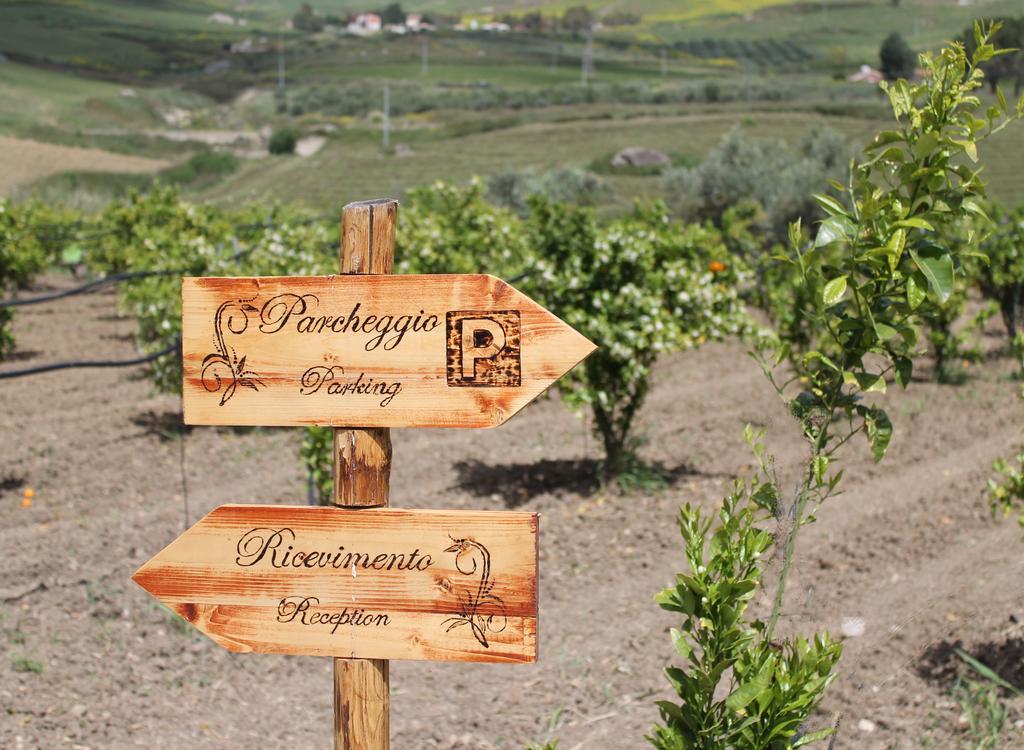 Tenuta Lanza Il Mulino Acquaviva Platani Екстериор снимка