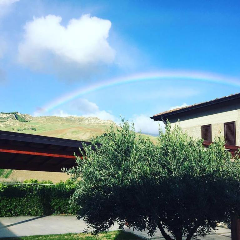 Tenuta Lanza Il Mulino Acquaviva Platani Екстериор снимка
